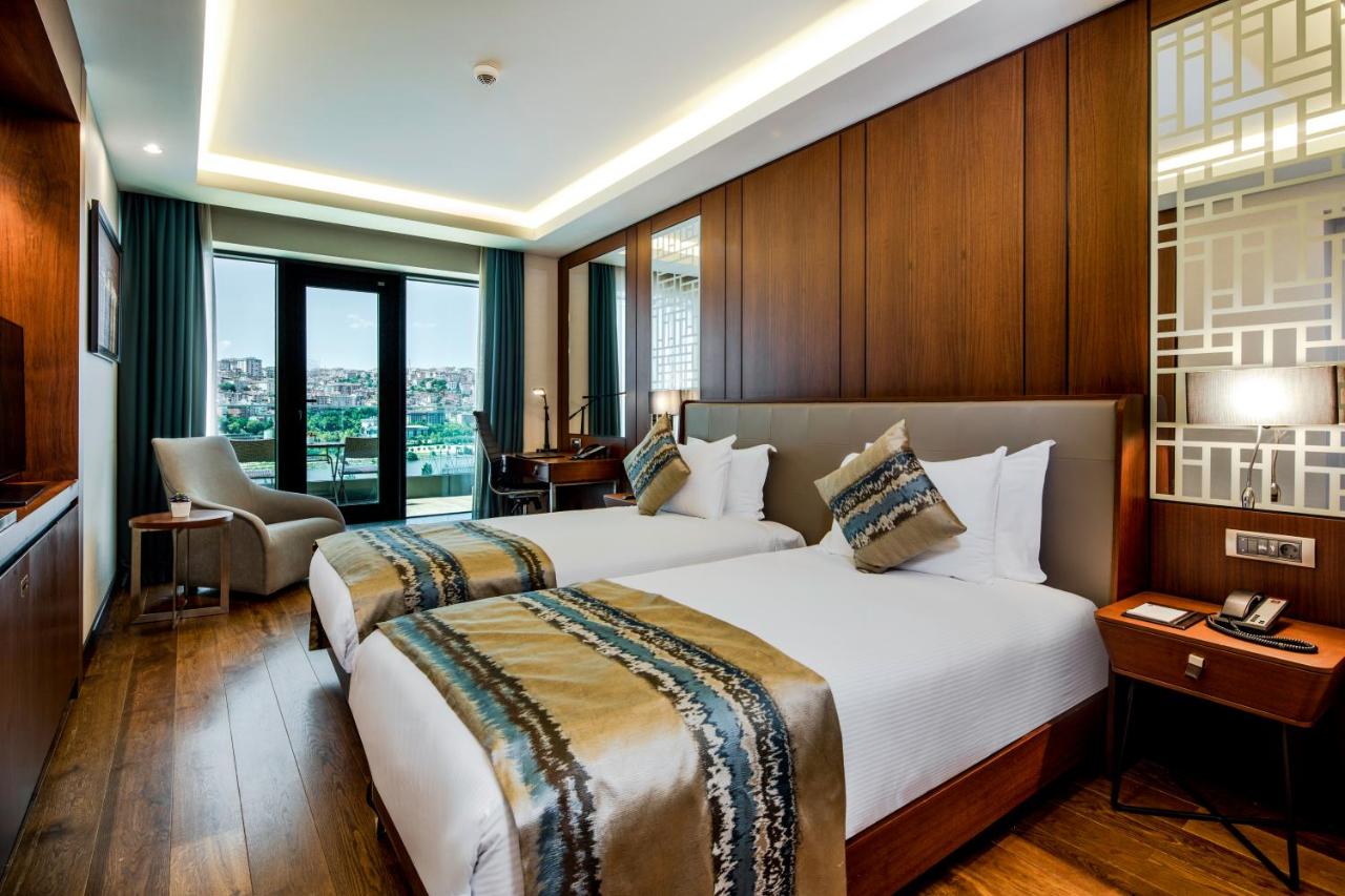 Clarion Golden Horn