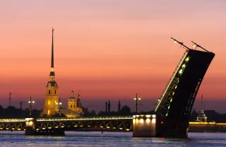 Гранд тур в Петербург